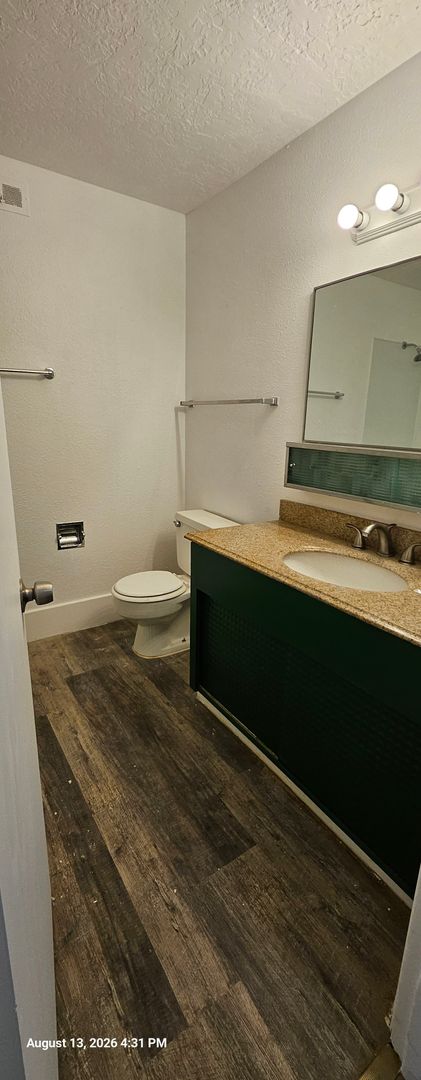 spacious 2 bedroom 1 bath with patio area 6 of 8