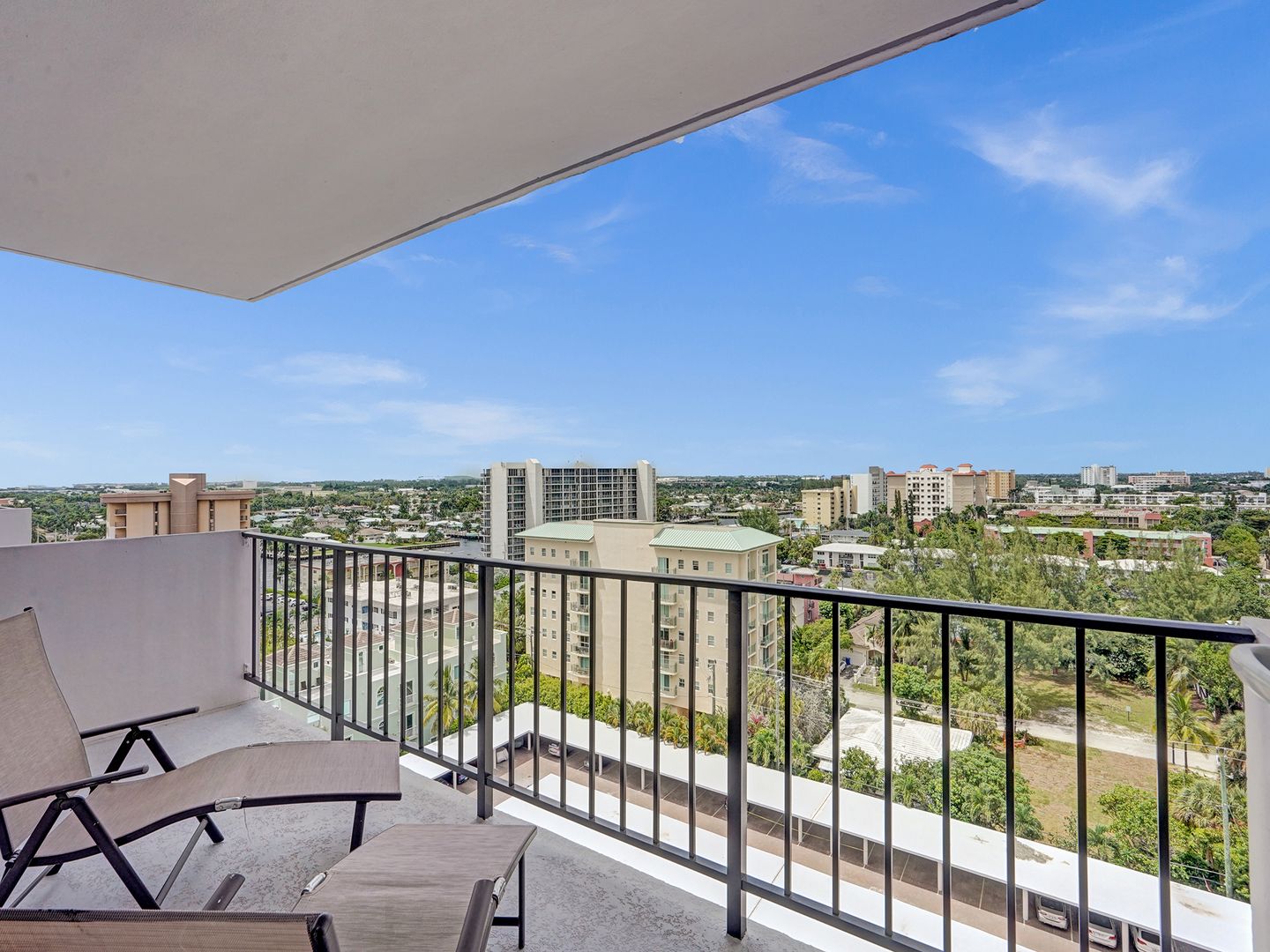 Pompano House: 405 N Ocean Boulevard #1125