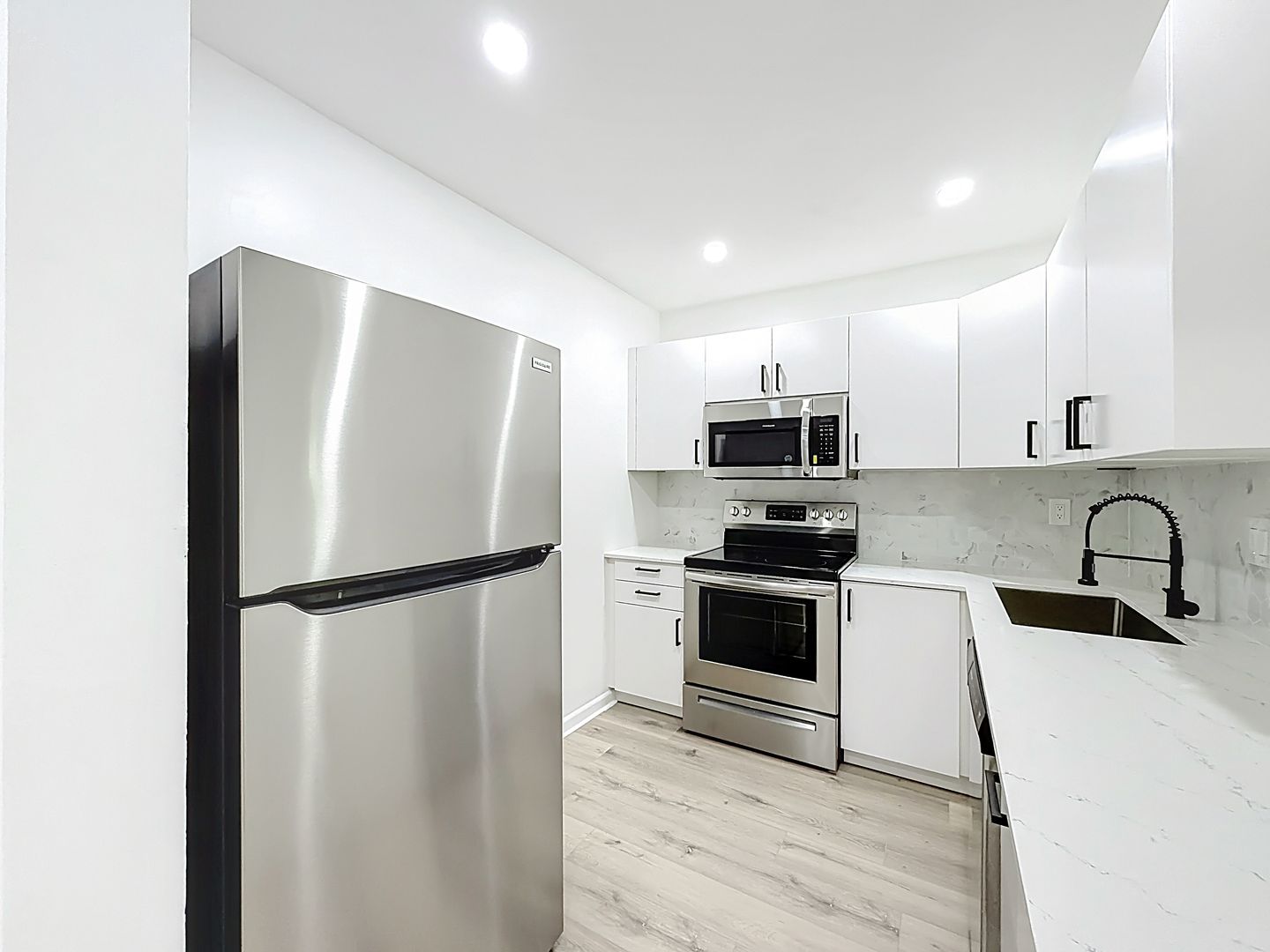 Boca Raton House: 480 NW 20th Street unit 304