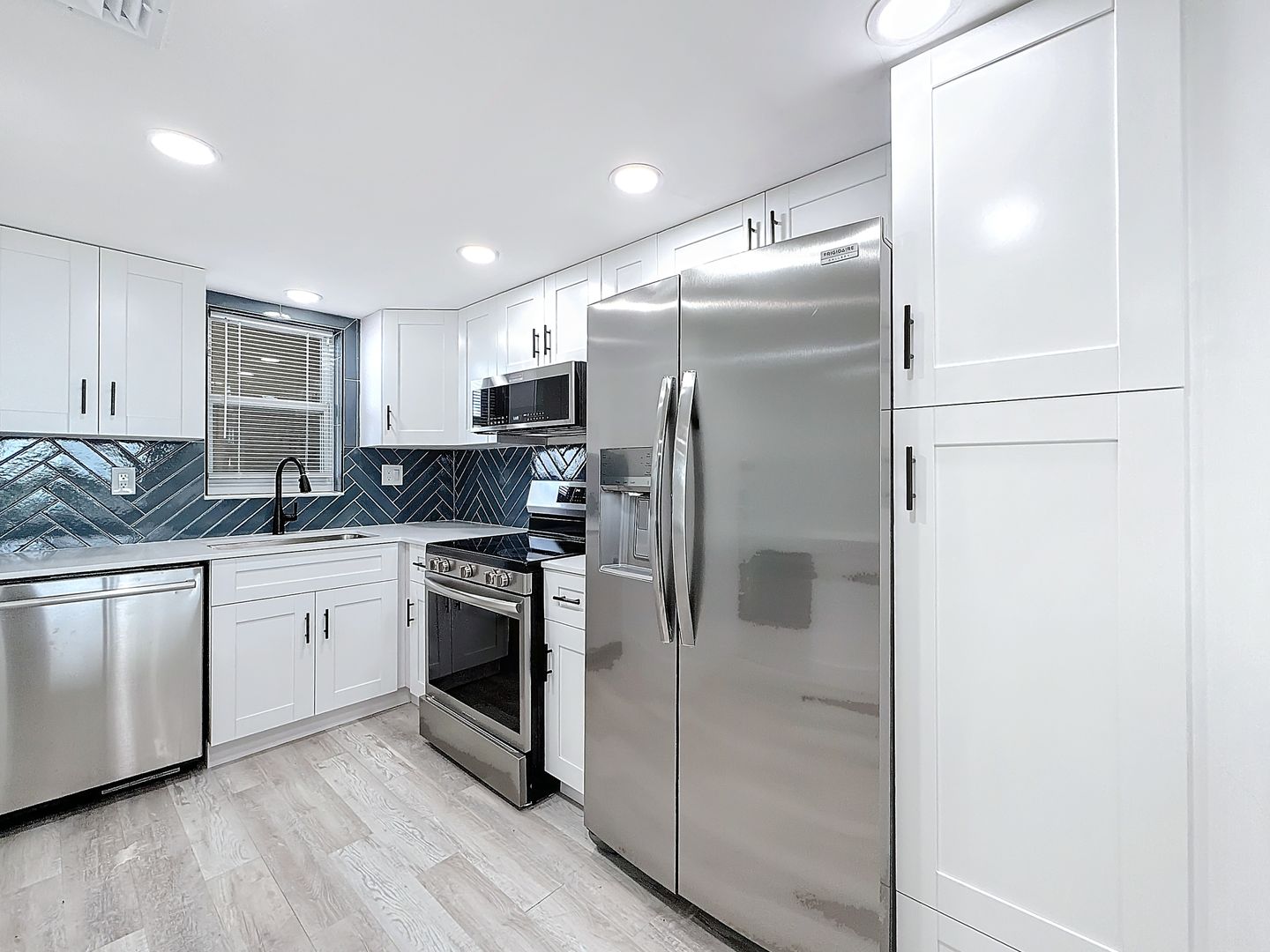 DAVIE House: 3150 W ROLLING HILLS