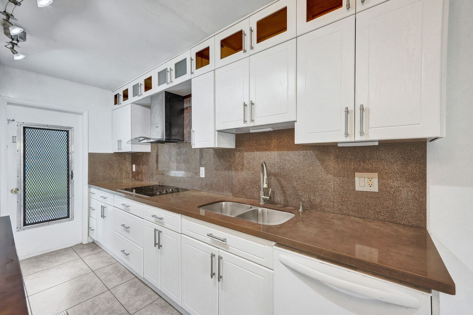 DEERFIELD House: 600 SE 2ND AVENUE