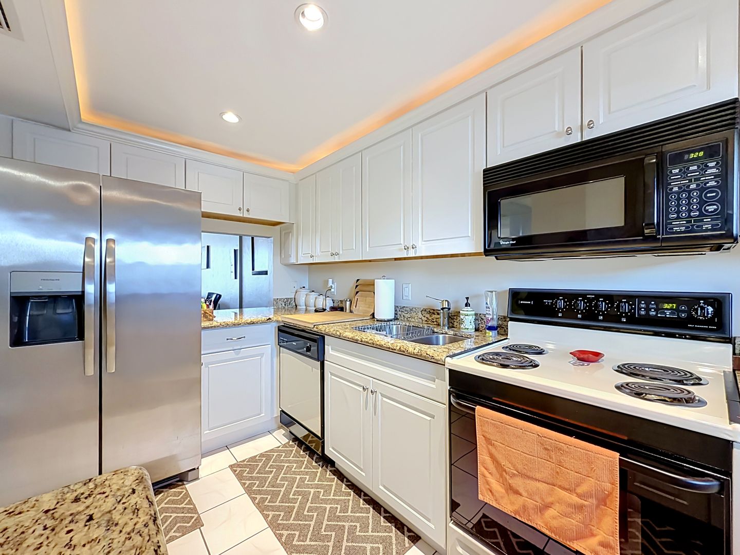 Lighthouse Point House: 4500 N Federal Highway #315B