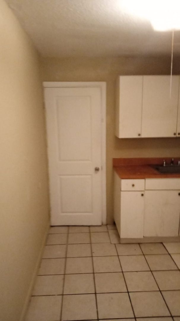 Riviera Beach Apartment: 900 Ave H