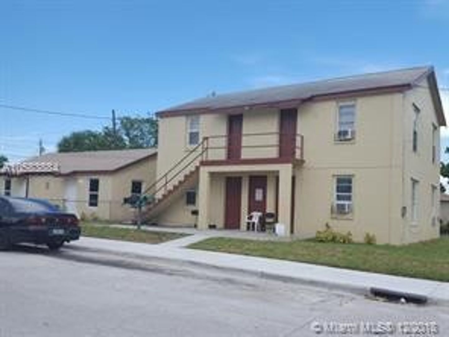 Riviera Beach Apartment: 900 Ave H