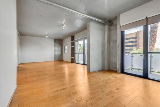 Discover sophisticated high-rise living in this beautifully appointed 1 bd/2ba residence in the heart of downtown Las Vegas – photo 1