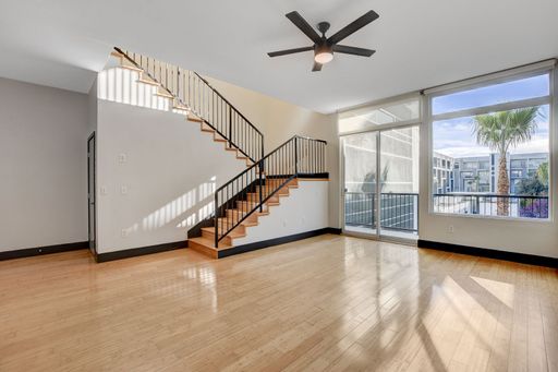 Loft 5 #310- Stunning 1Bd/2.5Ba Two Level Loft Offers 1776sf of Expansive Spacing – photo 1