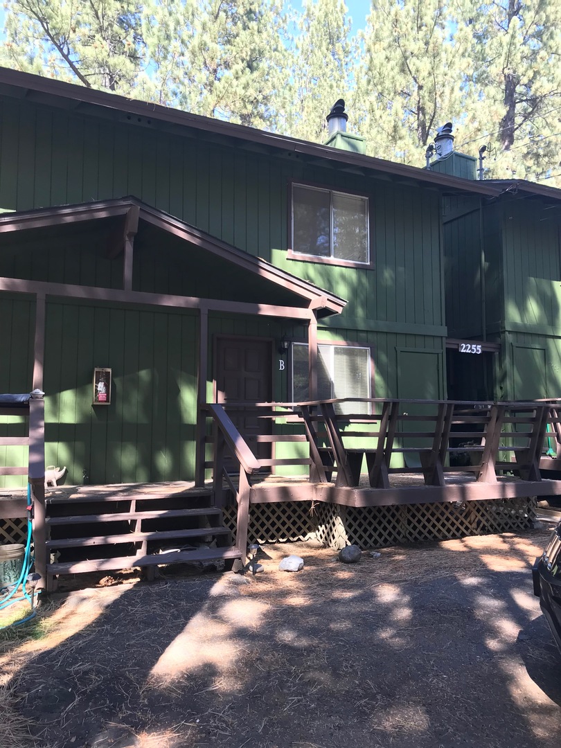 South Lake Tahoe Apartment: 2255 Helen Ave.