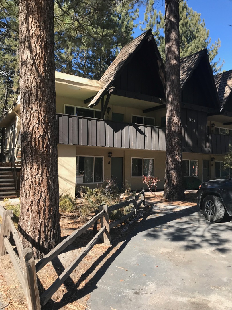 South Lake Tahoe House: 1128A Herbert Ave.