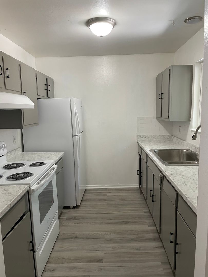 South Lake Tahoe Apartment: 3685 Tamarack Ave.