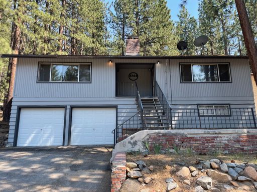 2 Bed, 1 Bath Duplex with Garage - Near Heavenly – photo 1