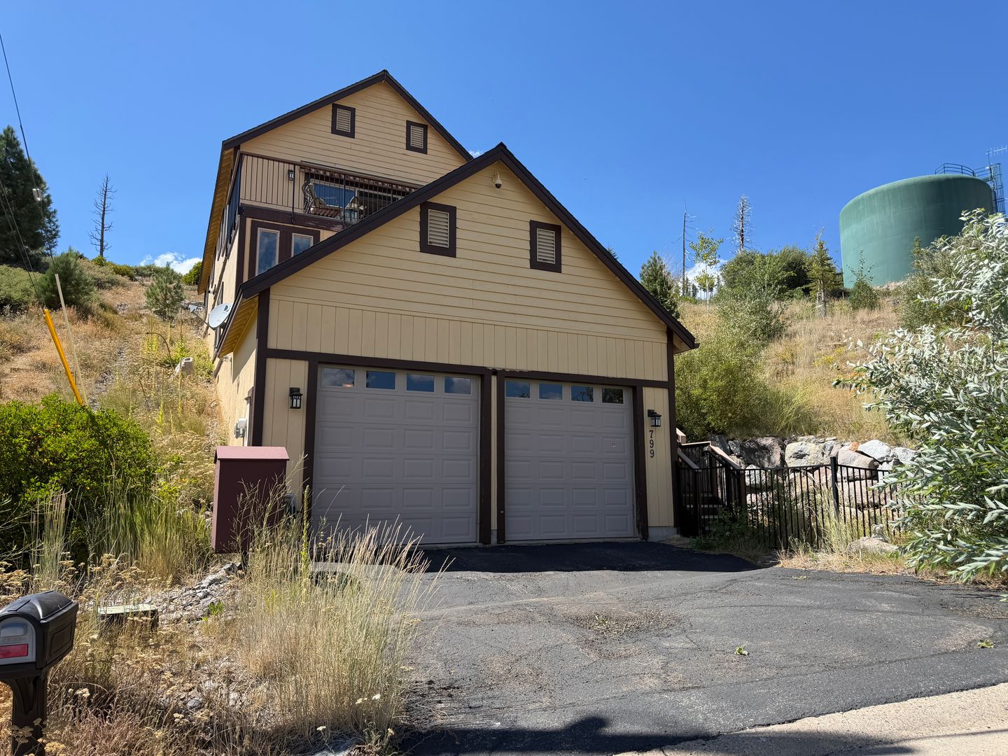 South Lake Tahoe House: 799 Lookout Point