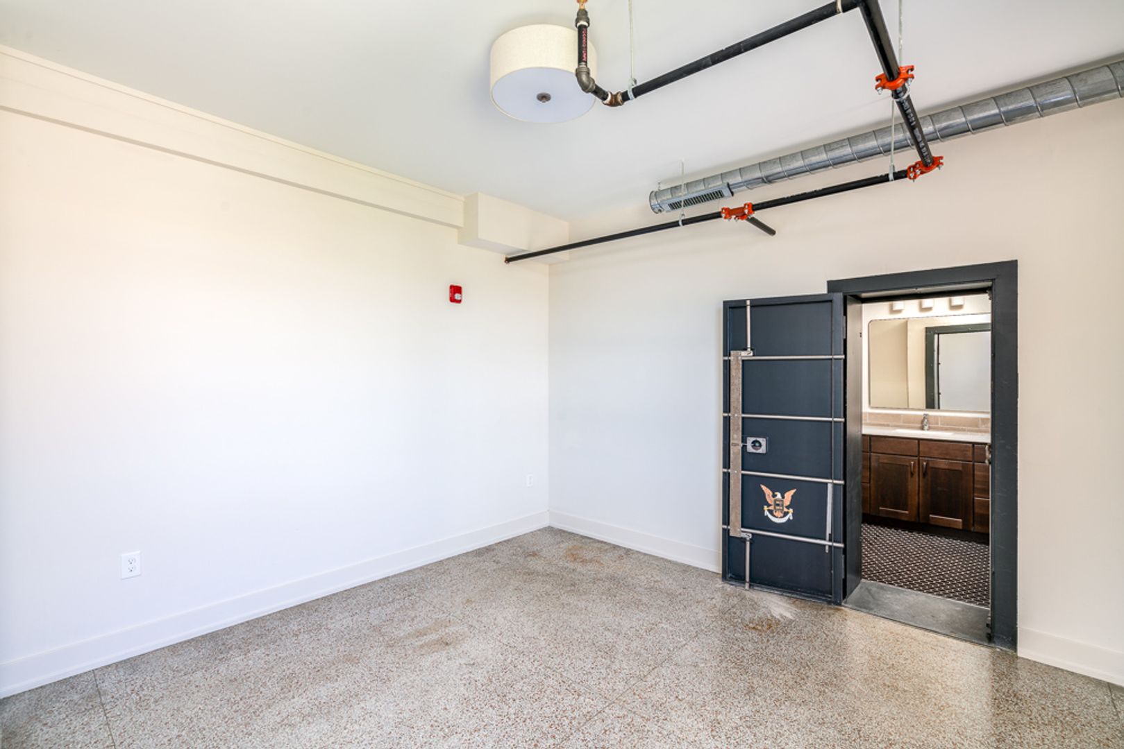 Columbus Apartment: 875 Michigan Ave