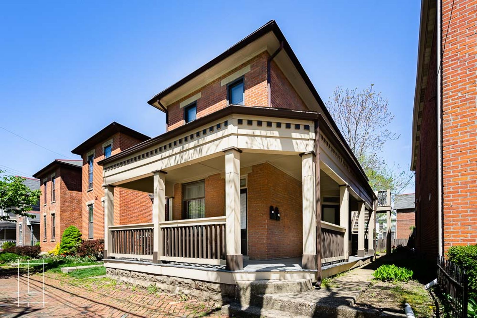 Columbus Apartment: 336 W 1st Ave