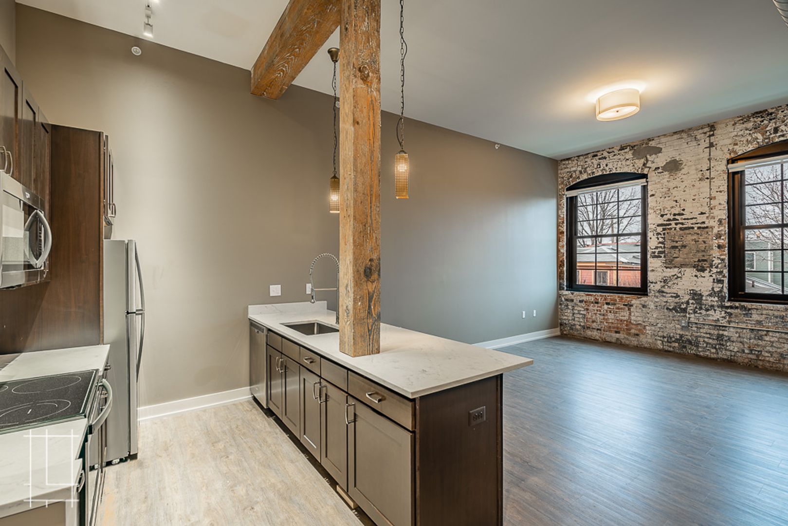 Columbus Apartment: 180 Detroit Ave