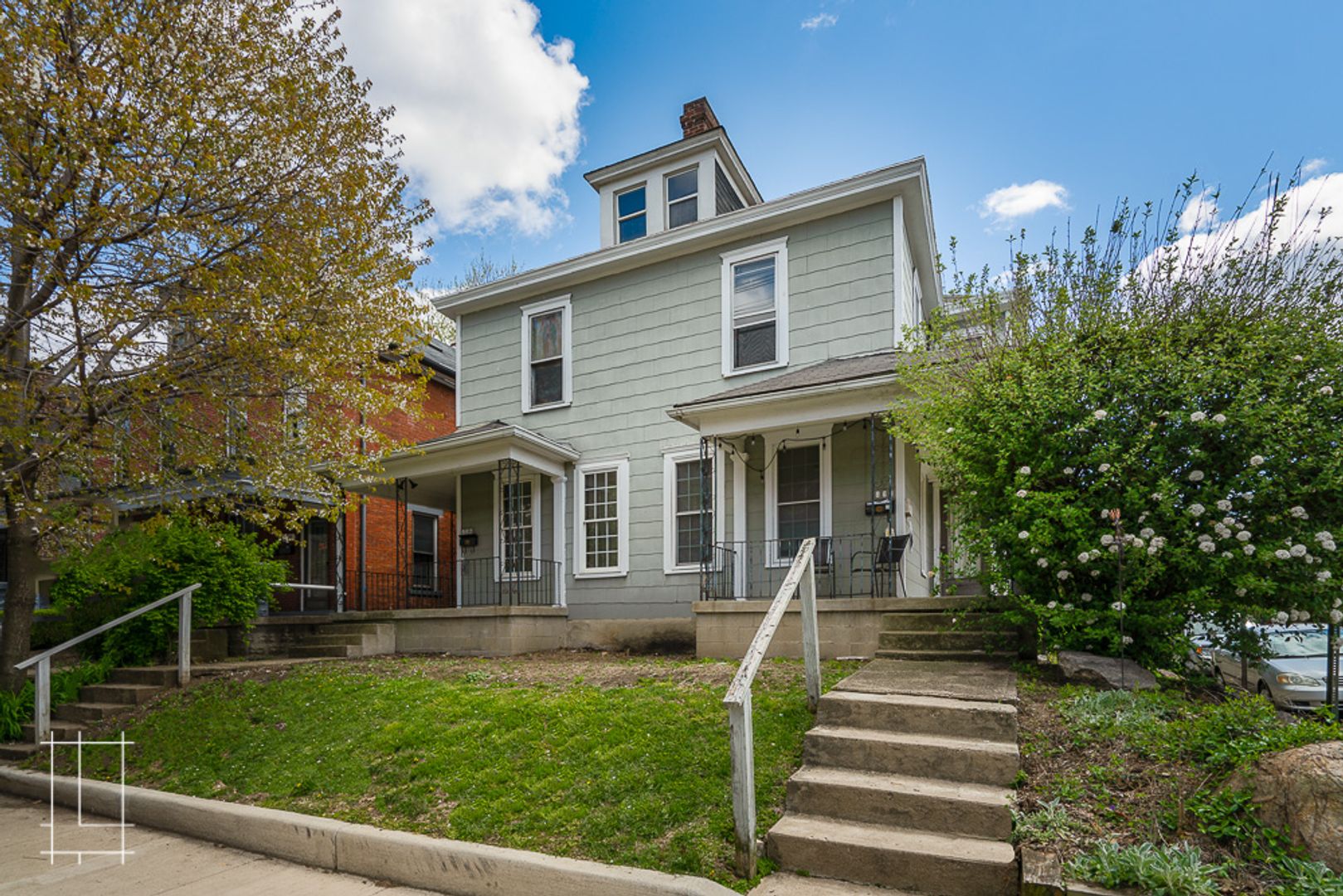 Columbus Apartment: 860-862 Dennison Ave