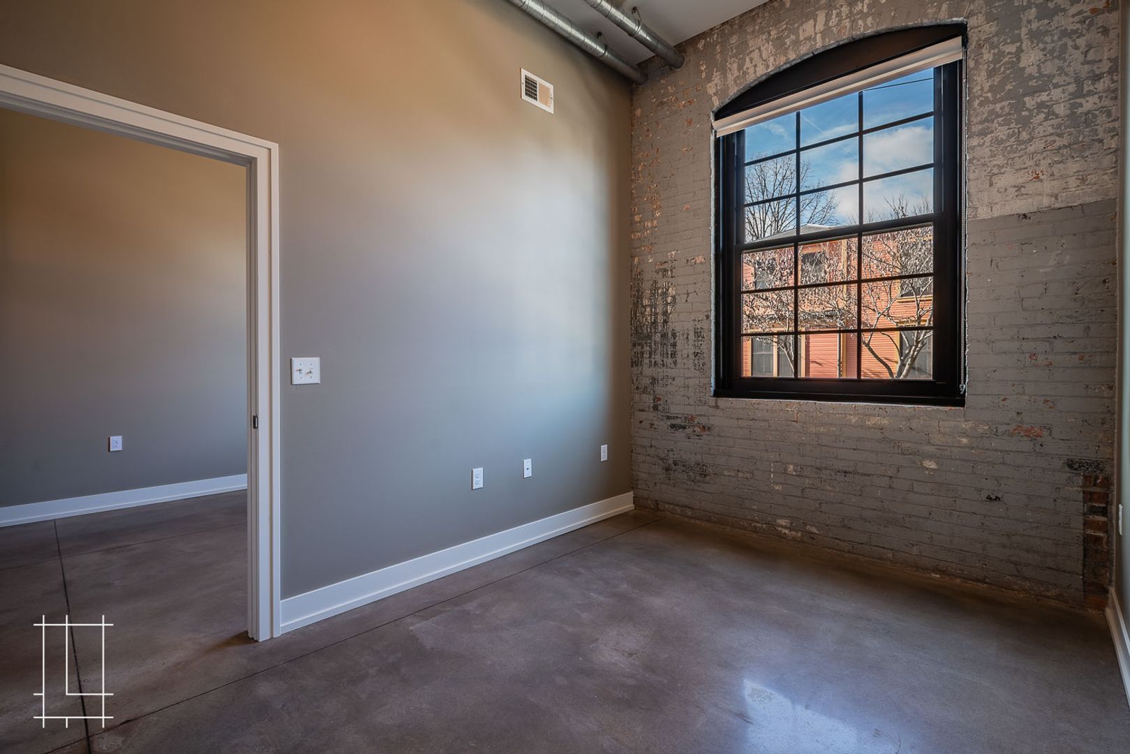 Columbus Apartment: 180 Detroit Ave