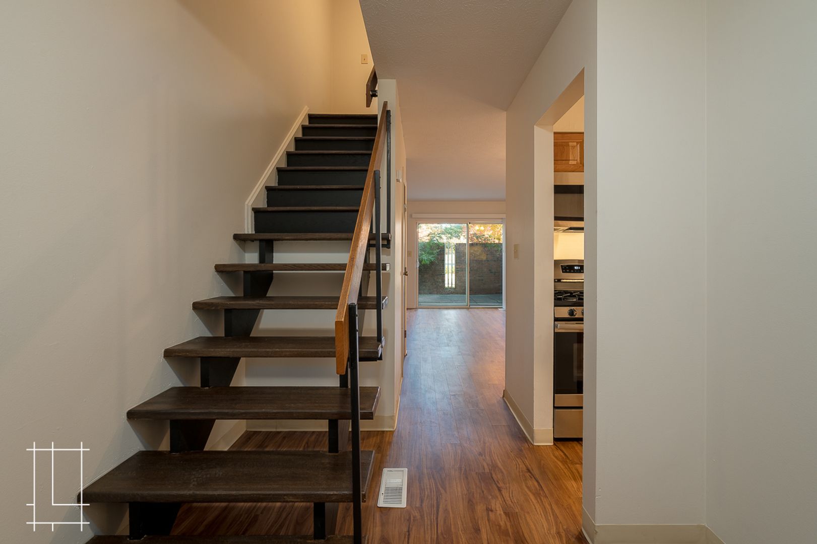 Columbus Apartment: 411 E. Buttles Ave