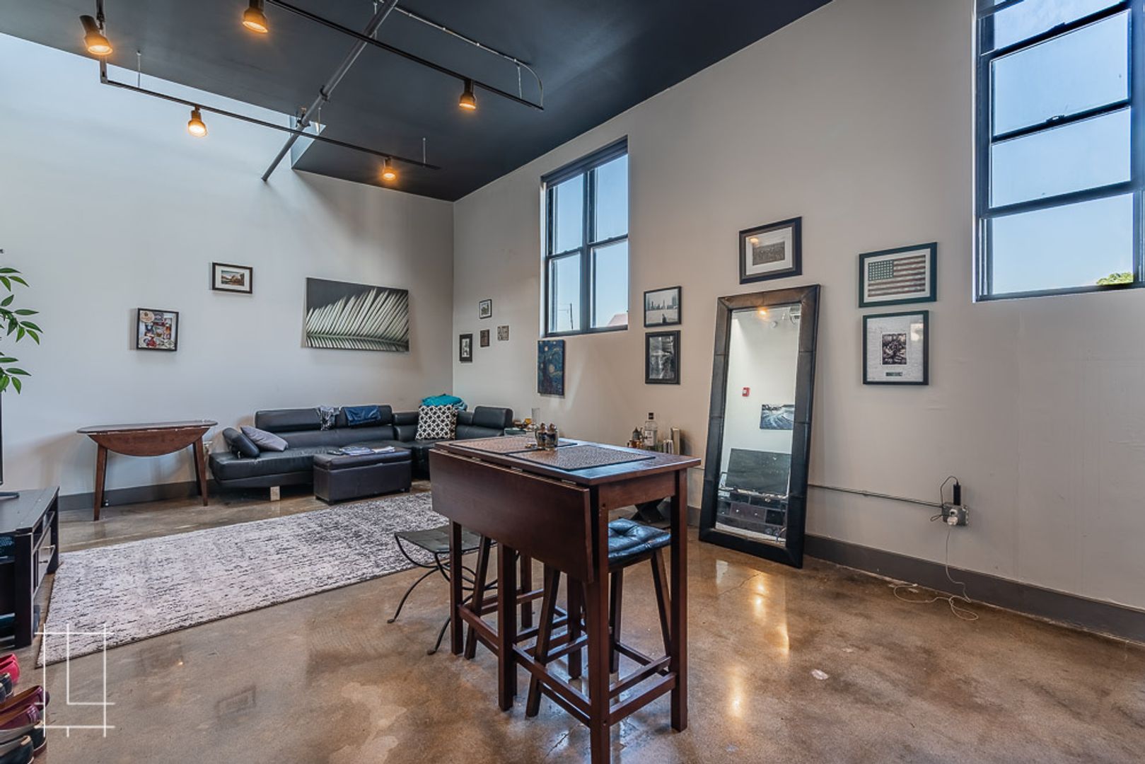 Columbus Apartment: 727 N. 4th St.