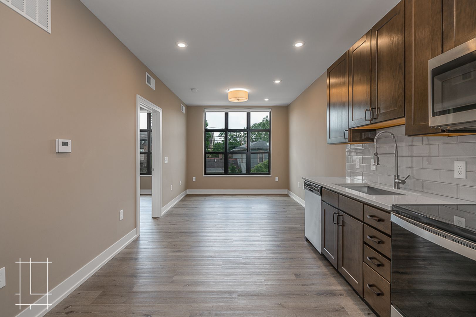 Columbus Apartment: 200 E 1st Ave
