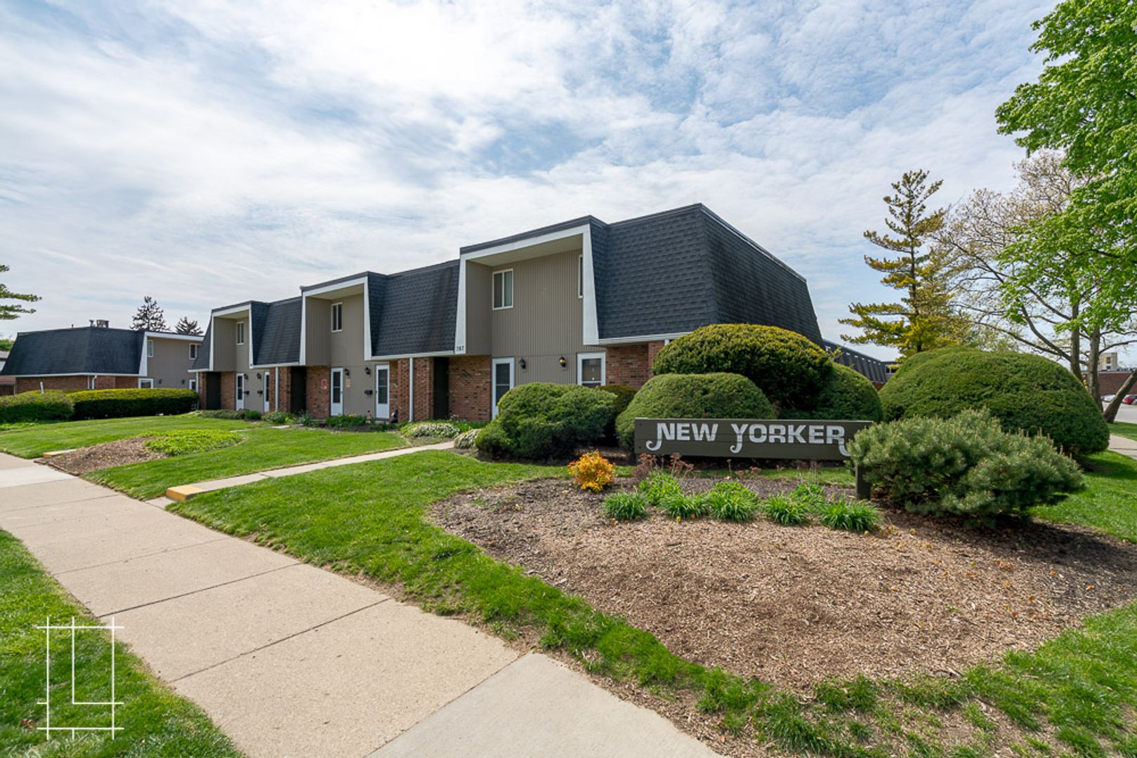 Columbus Apartment: 411 E. Buttles Ave