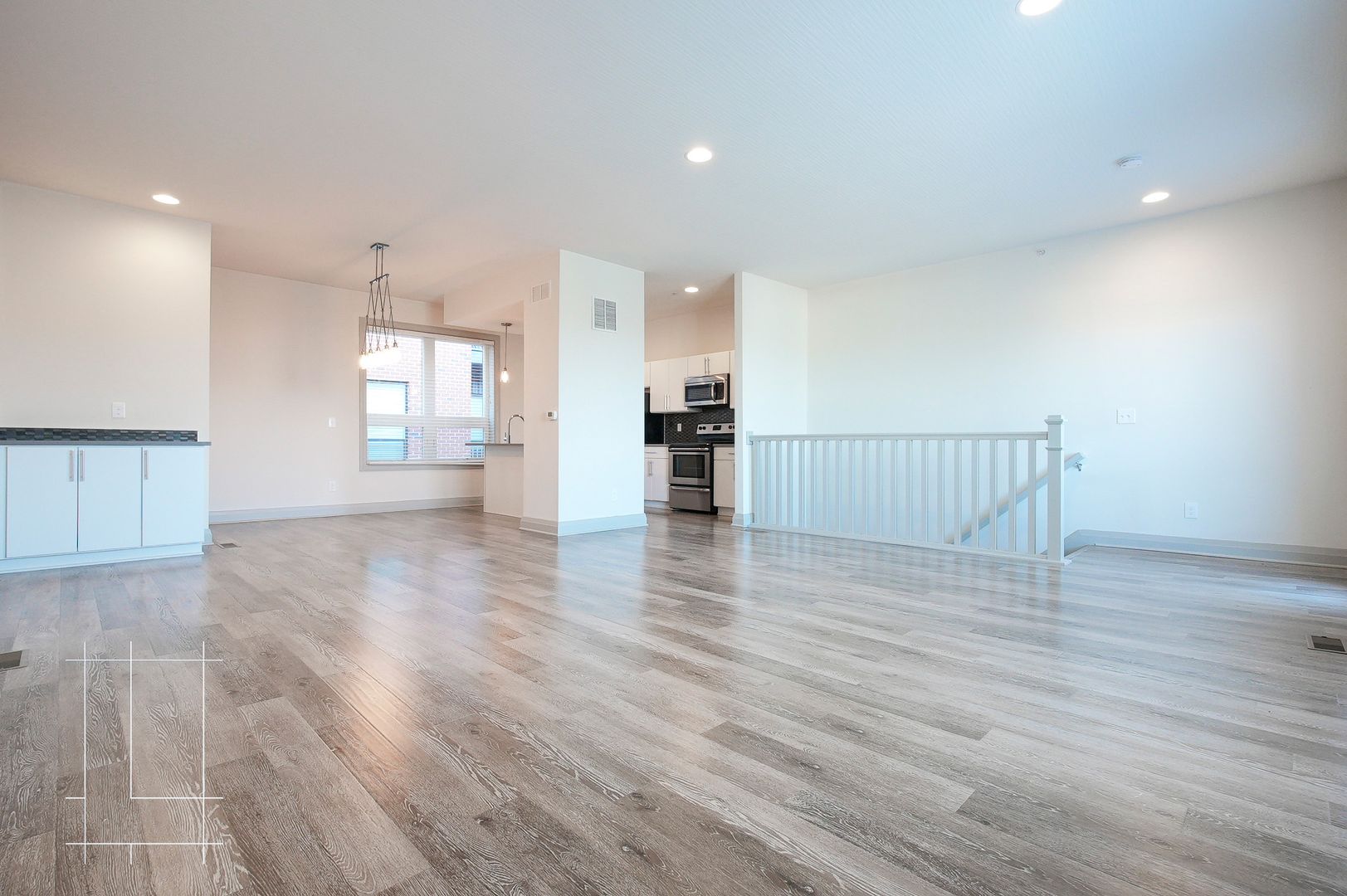 Columbus Apartment: 40 W. 3rd Ave