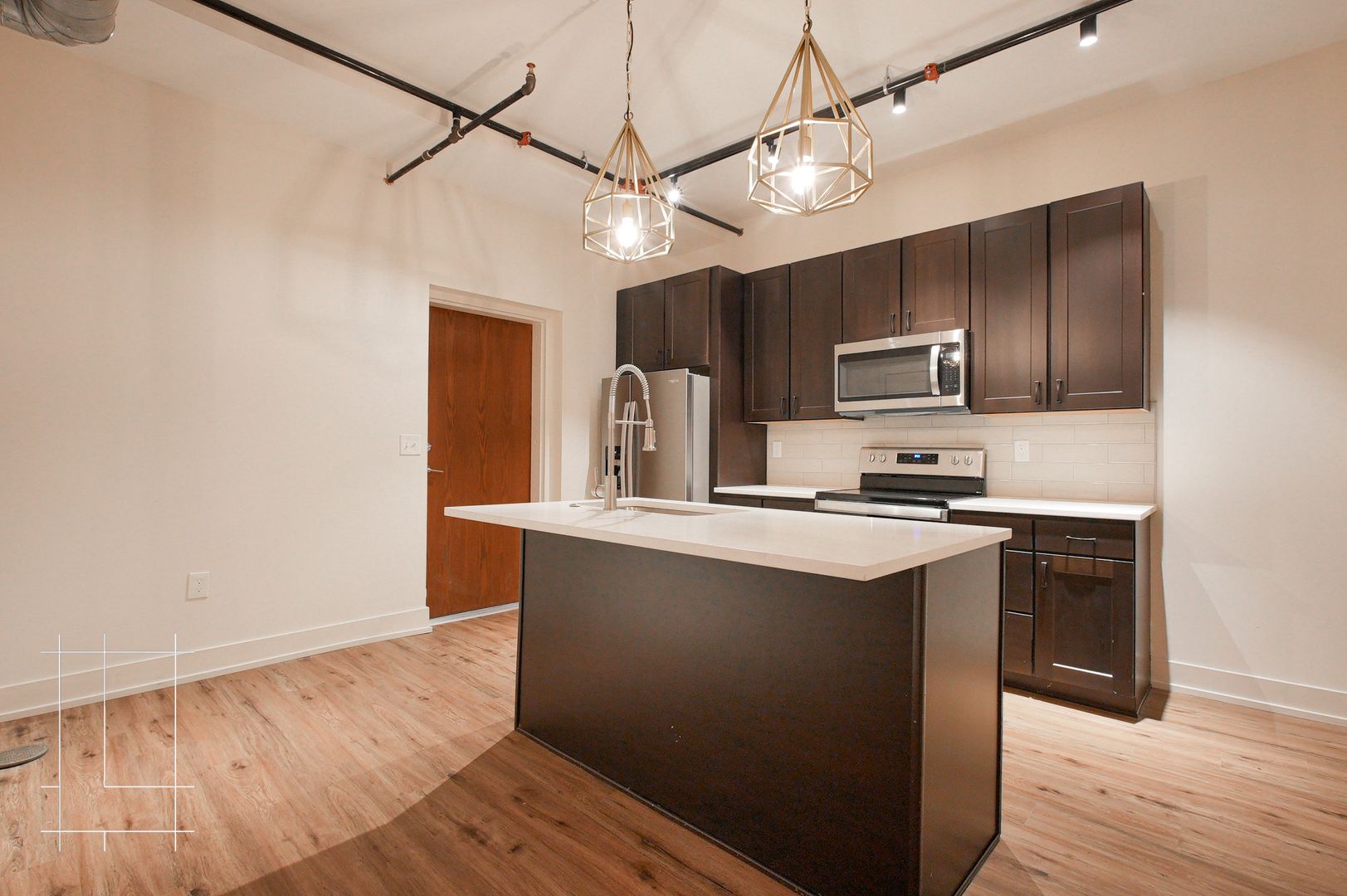 Columbus Apartment: 875 Michigan Ave