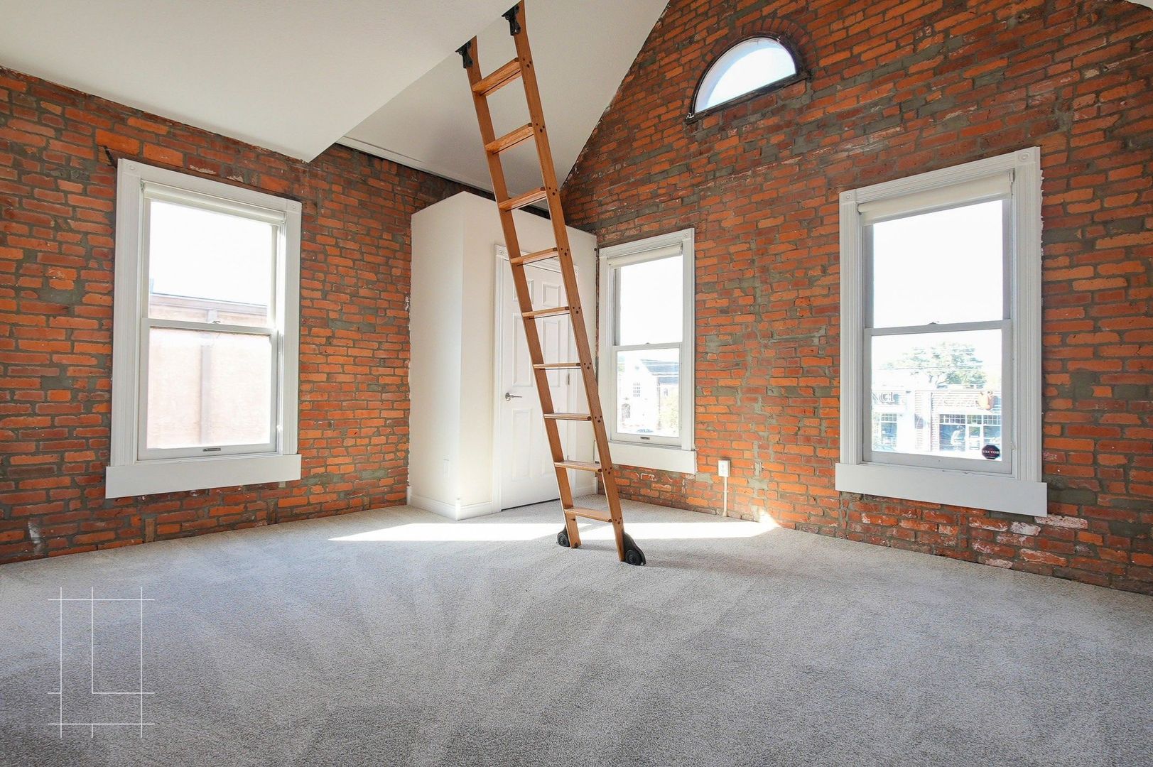 Columbus Apartment: 996-1002 N. 4th St.