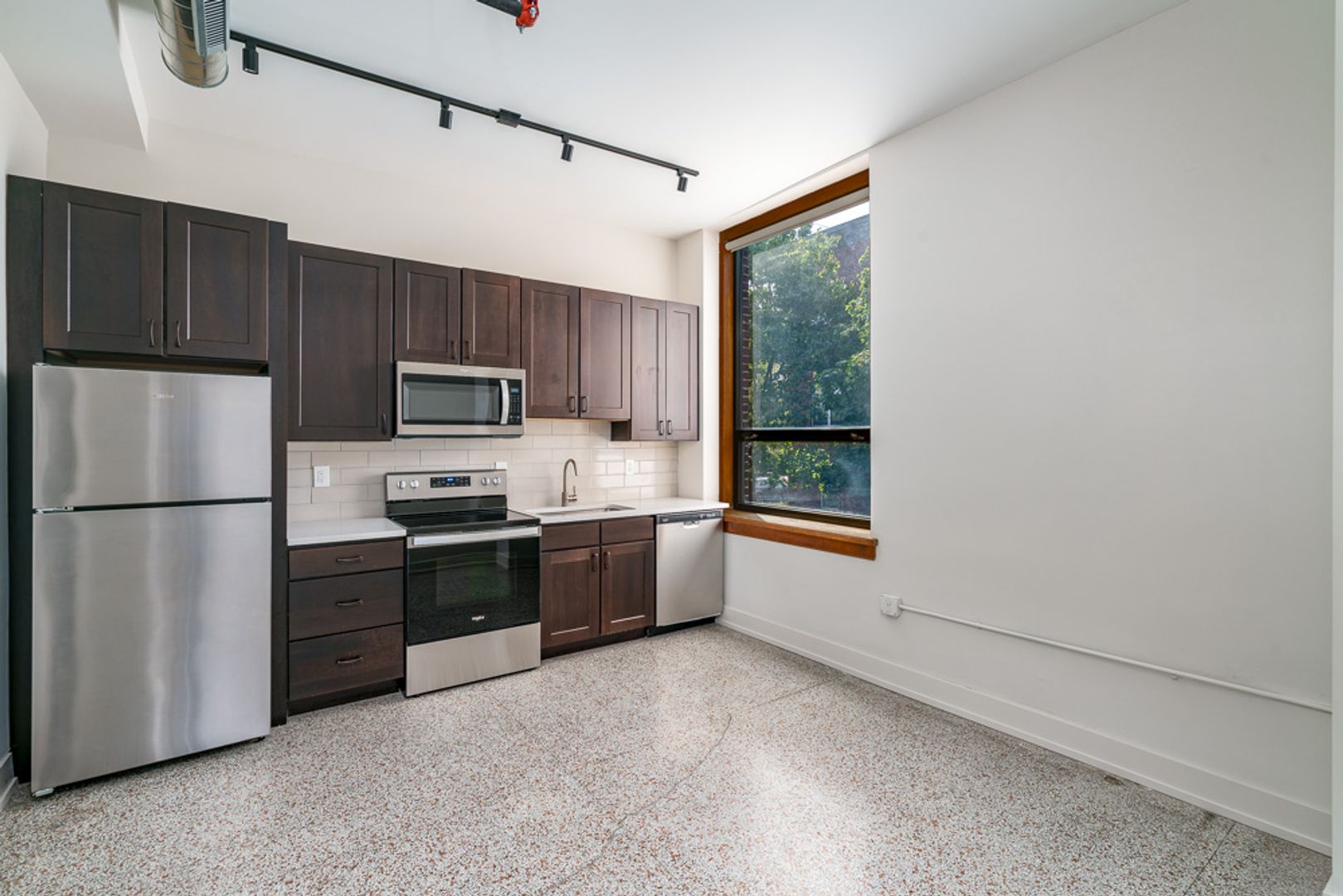Columbus Apartment: 875 Michigan Ave