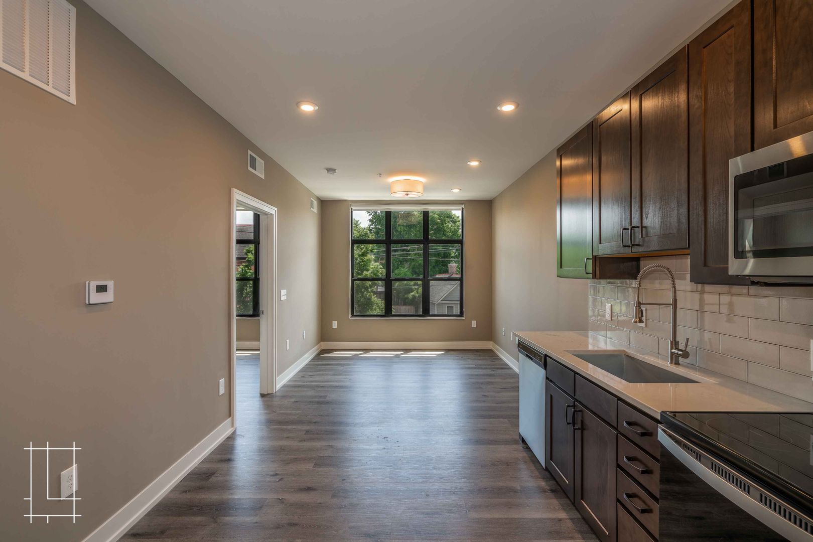 Columbus Apartment: 200 E 1st Ave