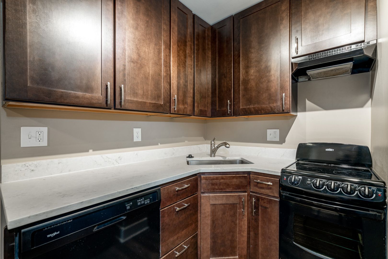 Columbus Apartment: 866 N. High St.