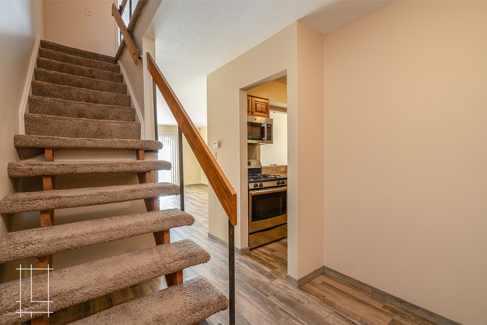 Columbus Apartment: 411 E. Buttles Ave