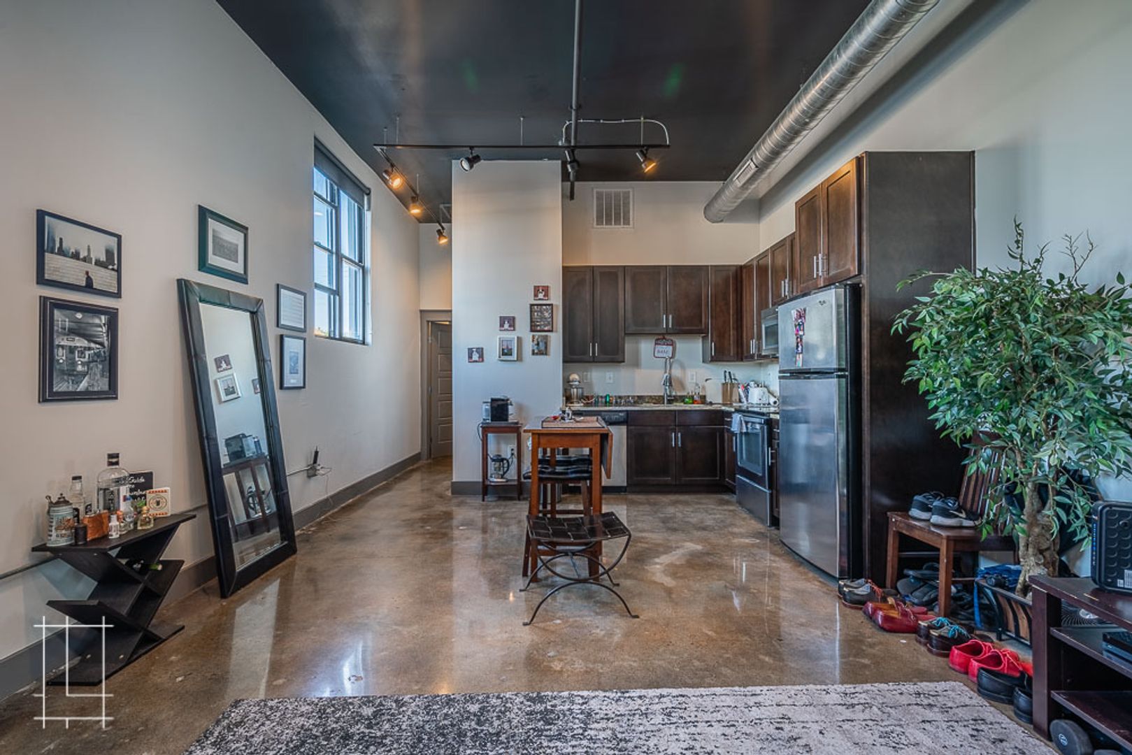 Columbus Apartment: 727 N. 4th St.