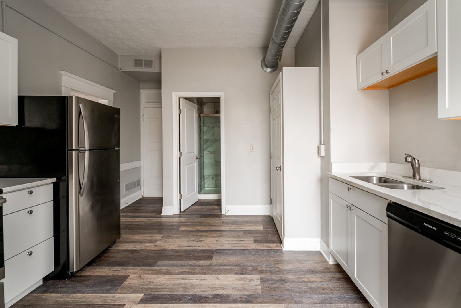 Columbus Apartment: 901 - 903 Oak St.