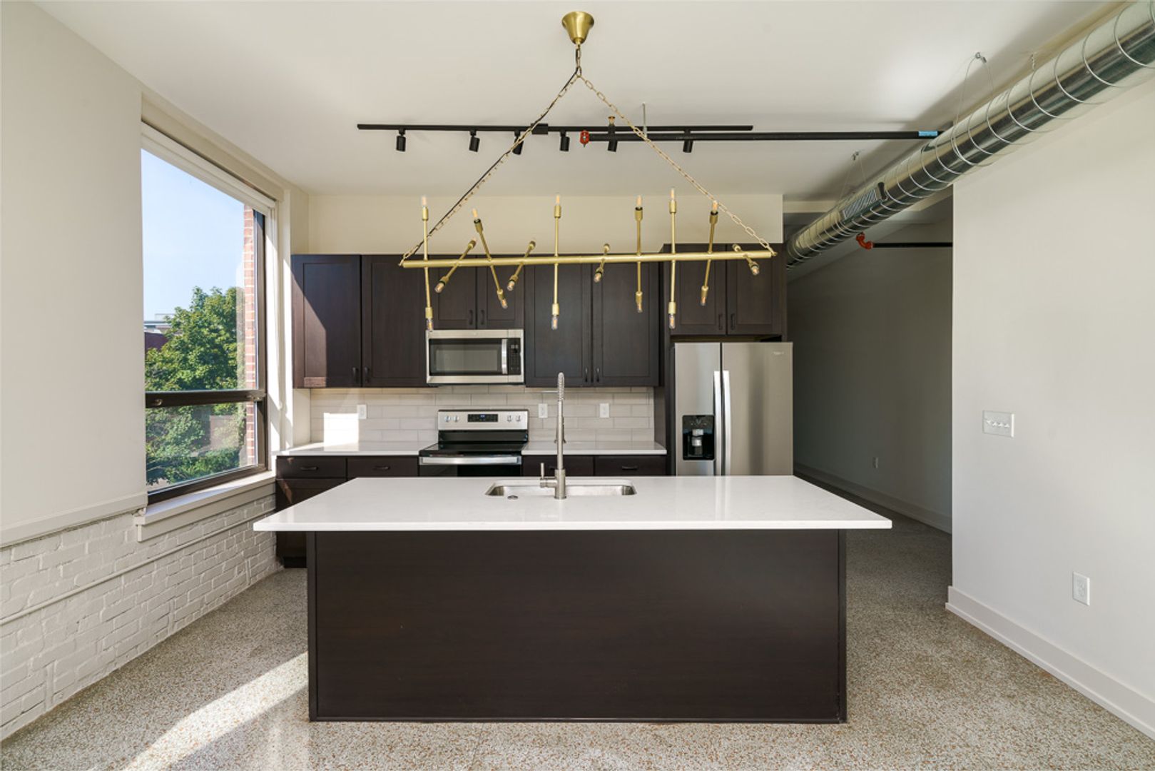 Columbus Apartment: 875 Michigan Ave