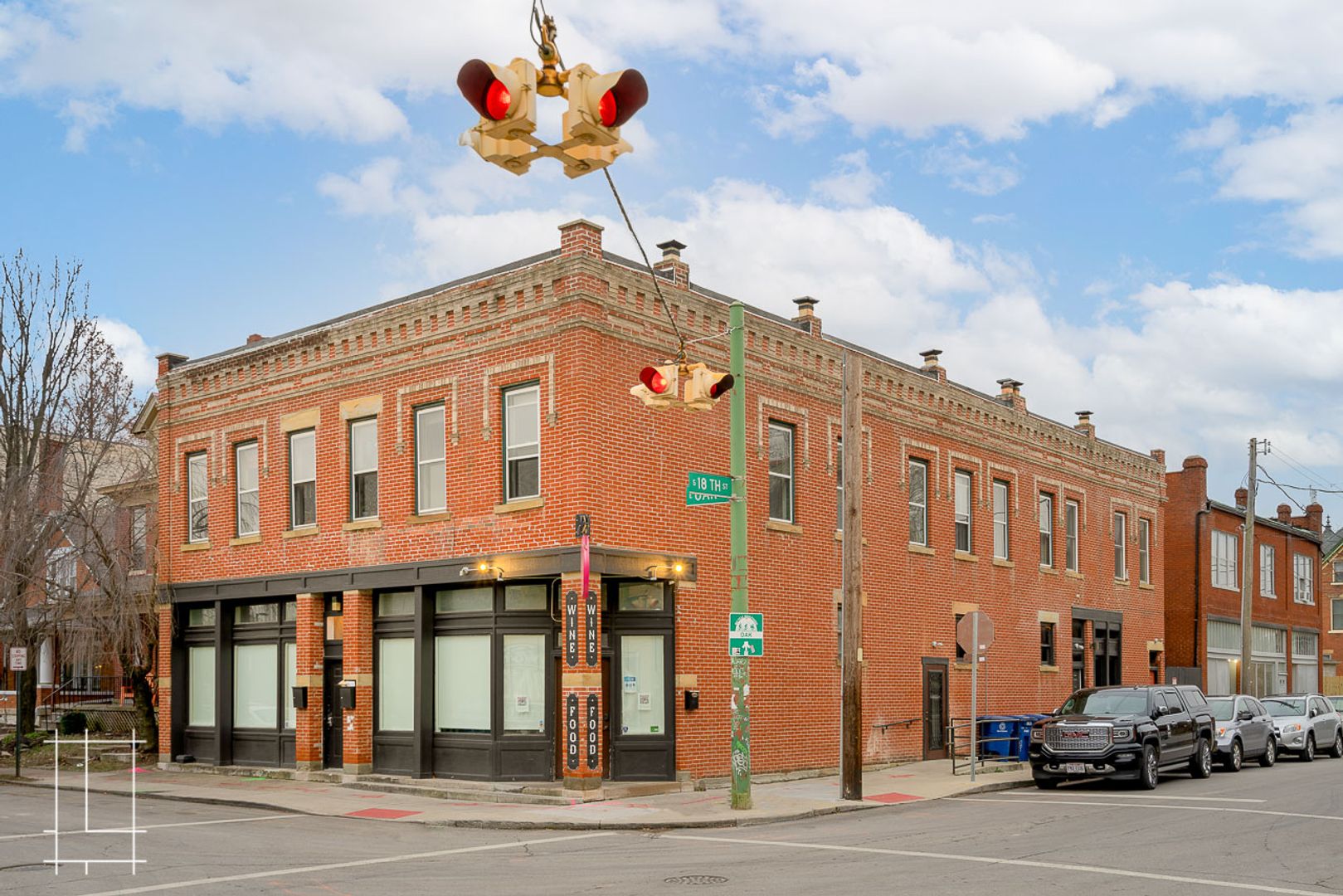 Columbus Apartment: 901 - 903 Oak St.