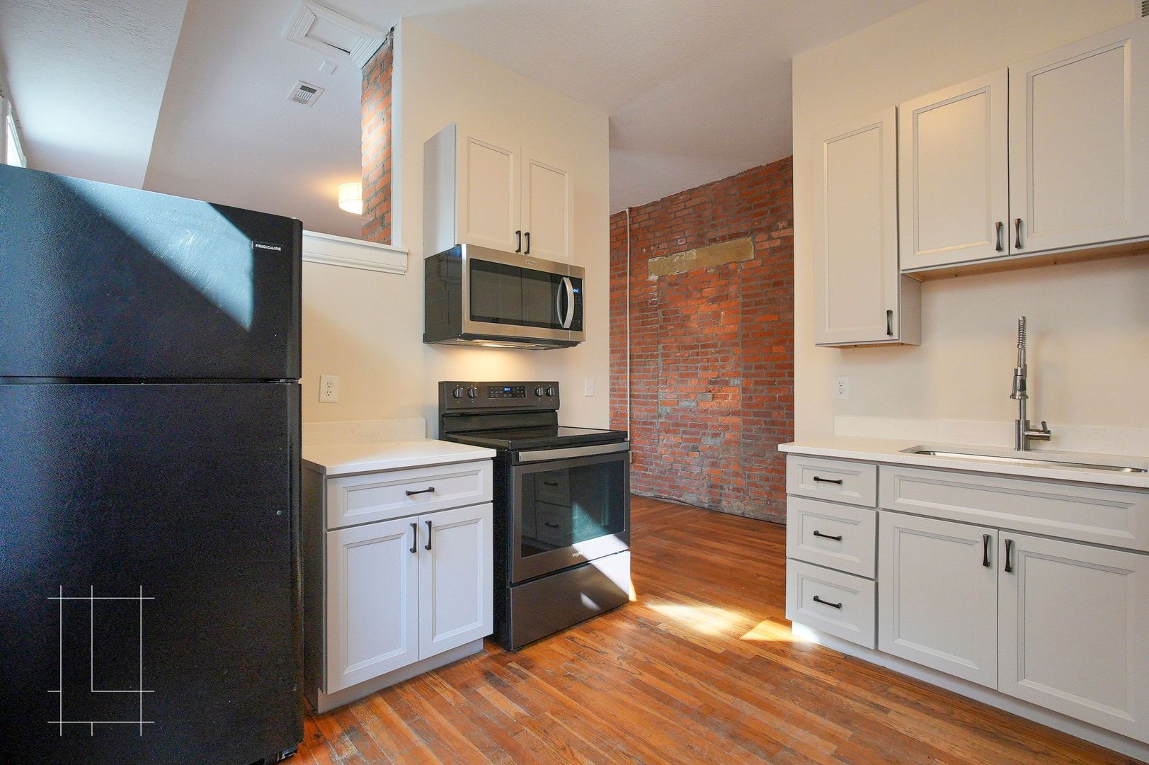 Columbus Apartment: 996-1002 N. 4th St.