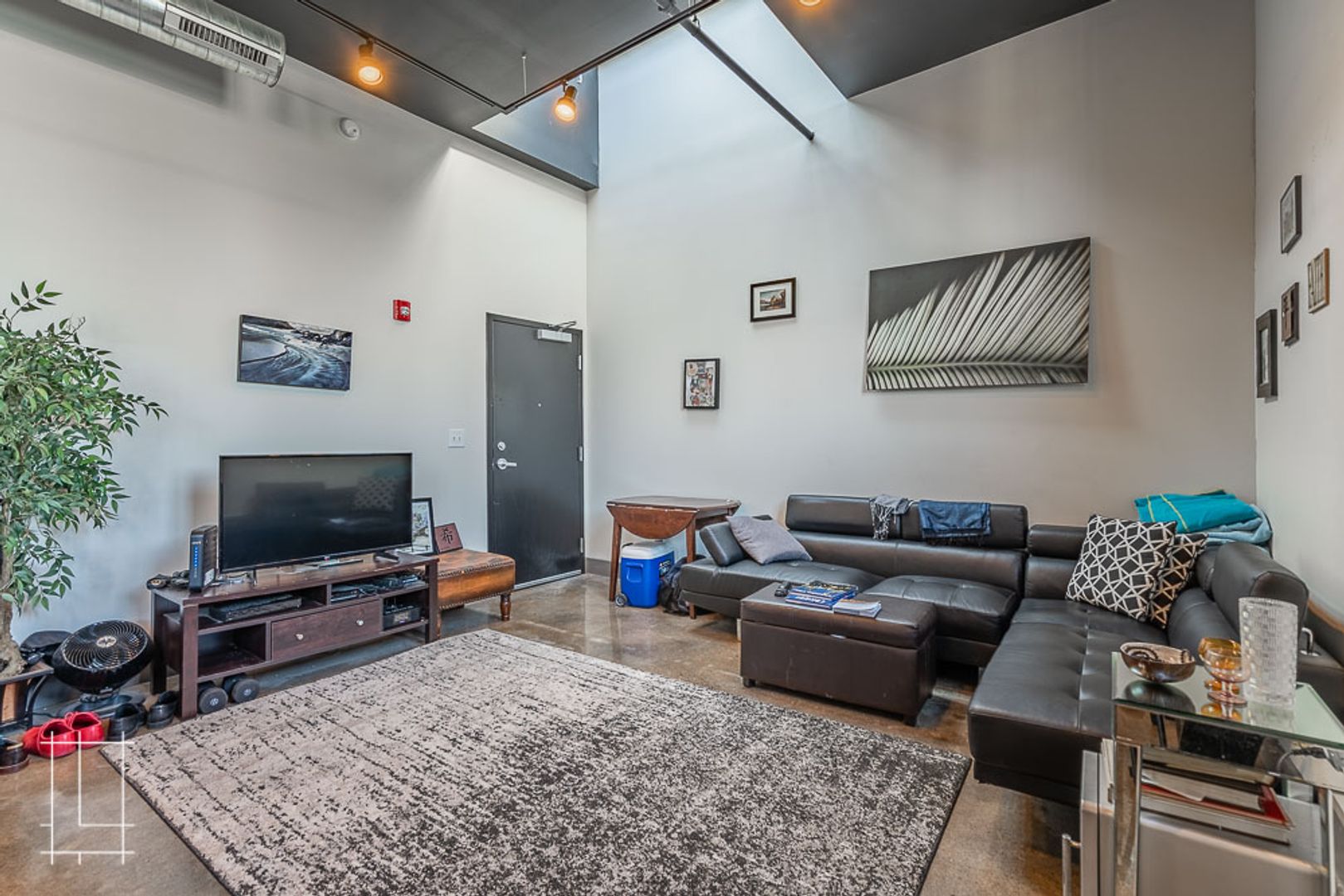 Columbus Apartment: 727 N. 4th St.