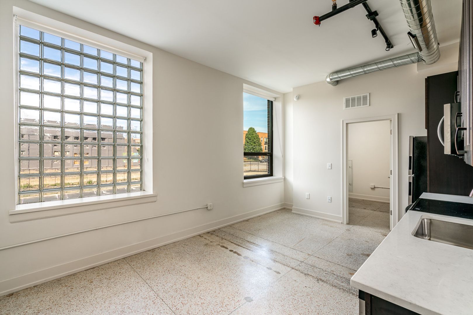 Columbus Apartment: 875 Michigan Ave