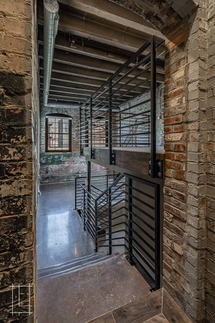 Columbus Apartment: 180 Detroit Ave