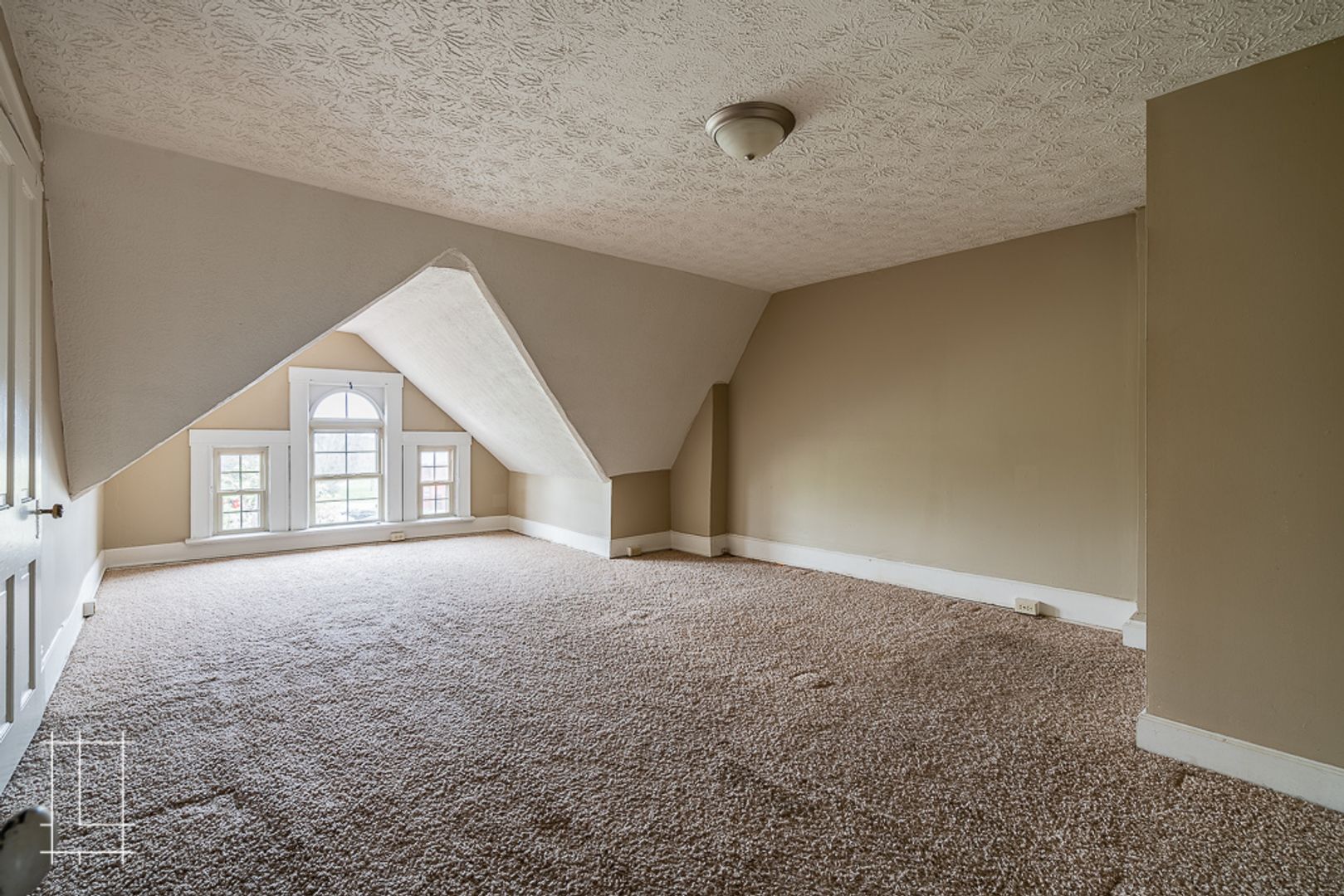 Columbus Apartment: 1489 E. Broad St.