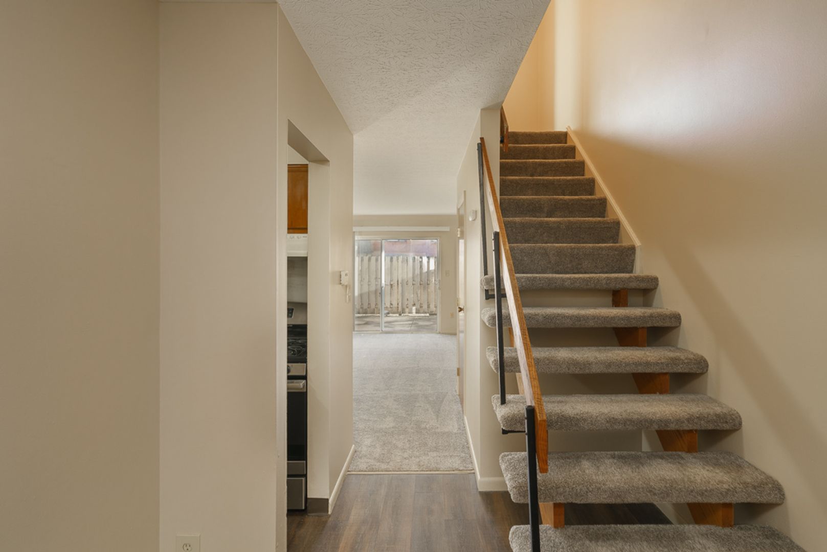 Columbus Apartment: 411 E. Buttles Ave