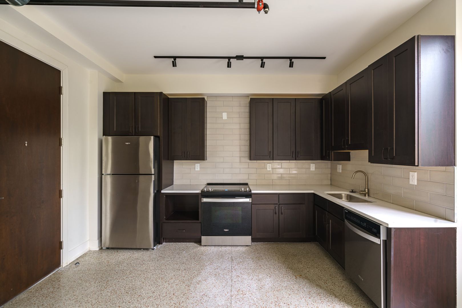 Columbus Apartment: 875 Michigan Ave