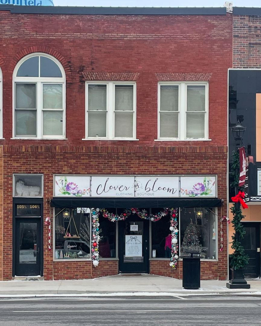 Bloomfield House: 106 1/2 S Washington St