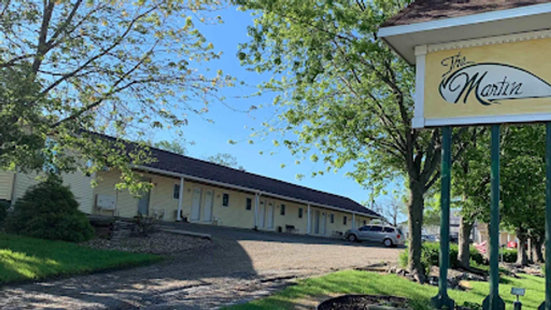 Bloomfield Apartment: 919 W Walnut