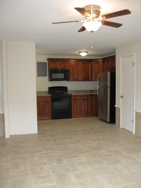 Beautiful apartment w/in walking distance to the beach – photo 1