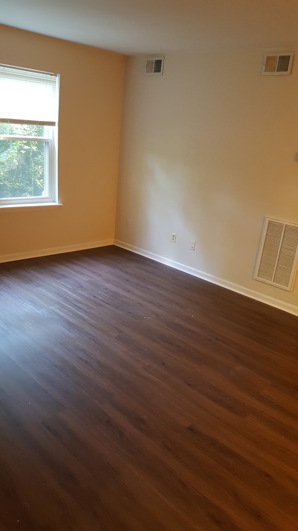 Norfolk Apartment: 9538 Chesapeake Blvd