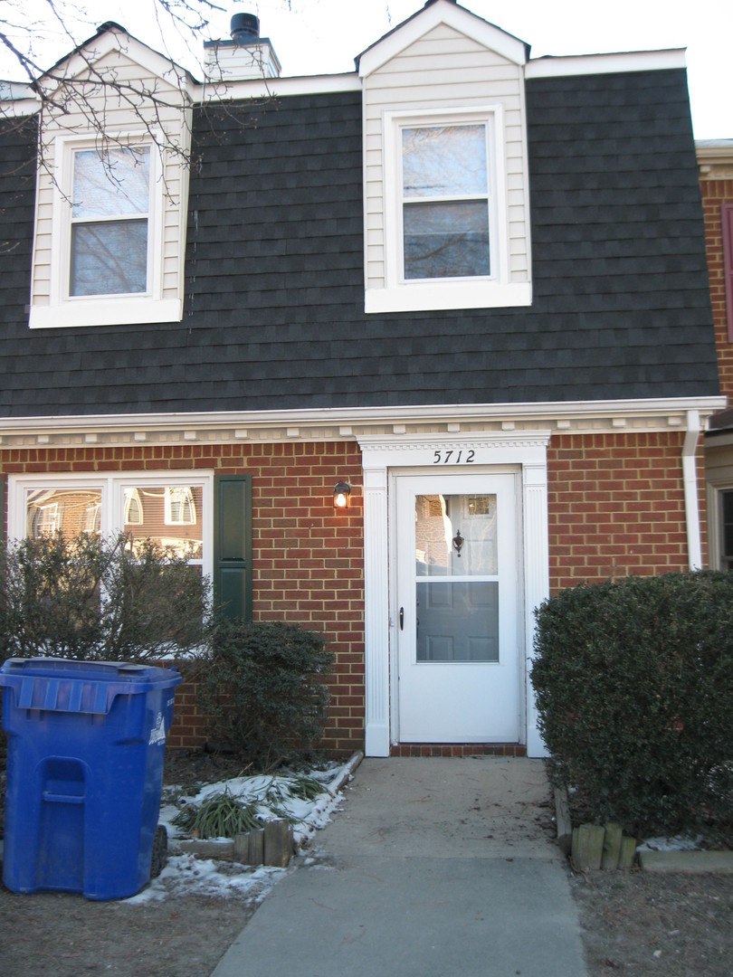 Portsmouth House: 5712 Rivermill Circle