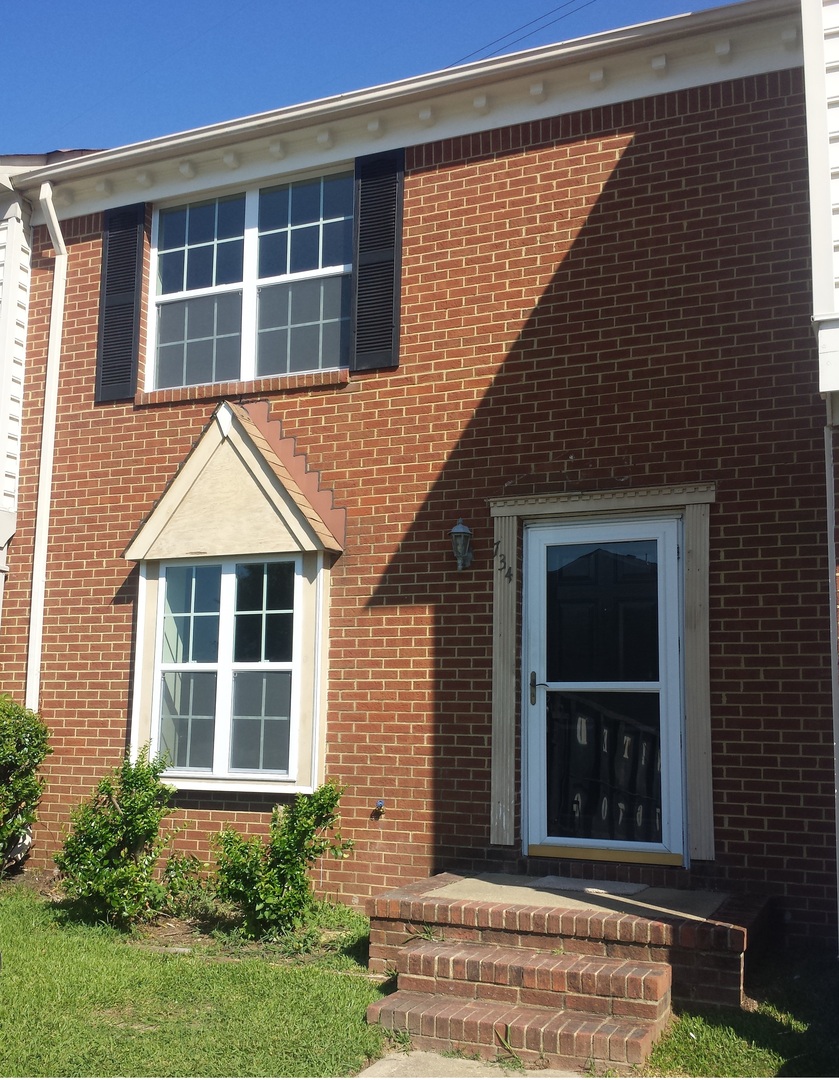 Chesapeake House: 734 Huntly Dr