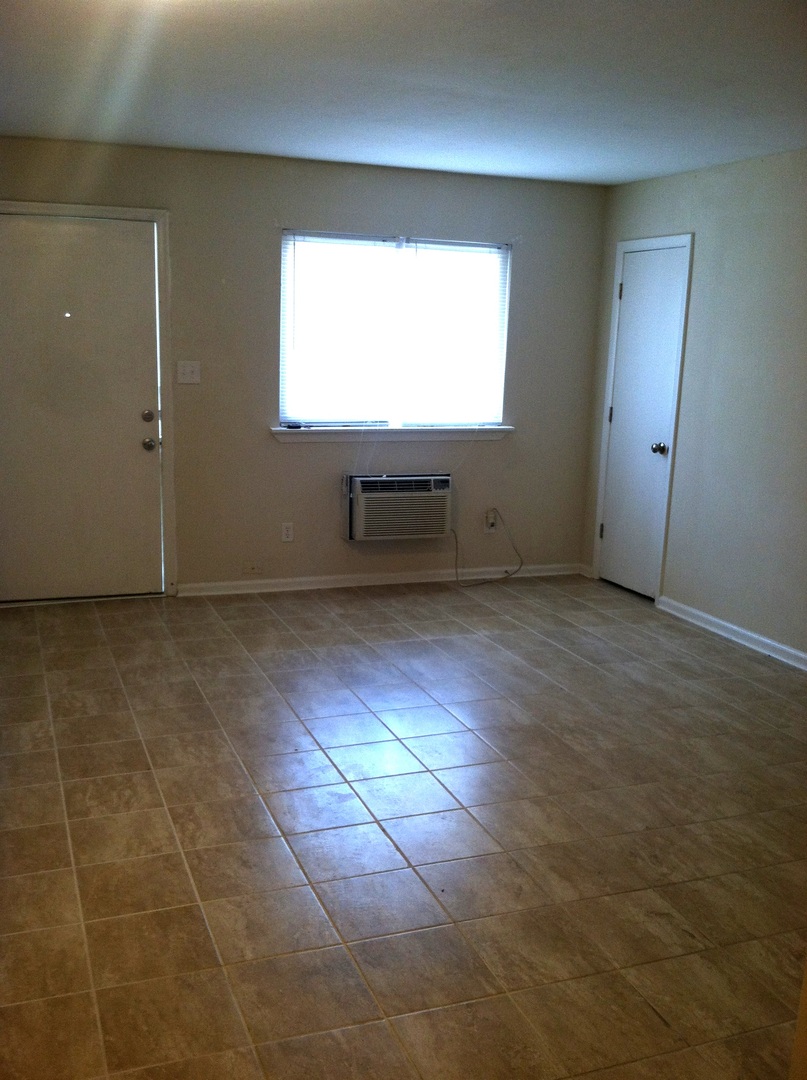 Norfolk Apartment: 1372 W Ocean View Ave