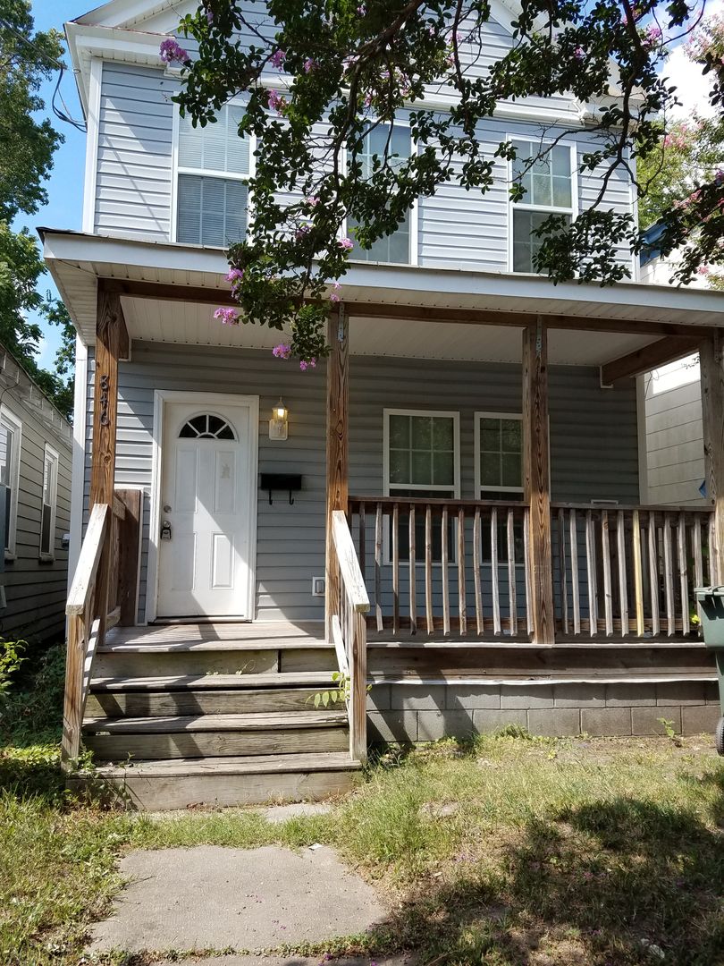 Norfolk House: 846 W 42nd St